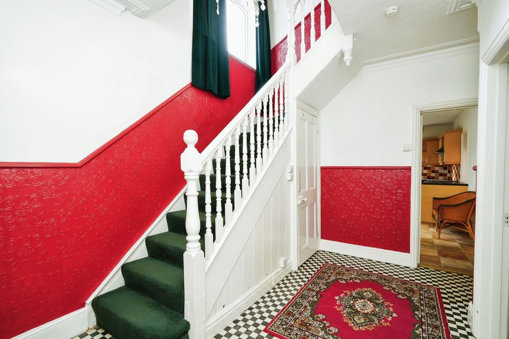 Property photo 2 of 23 Entrance Hallway