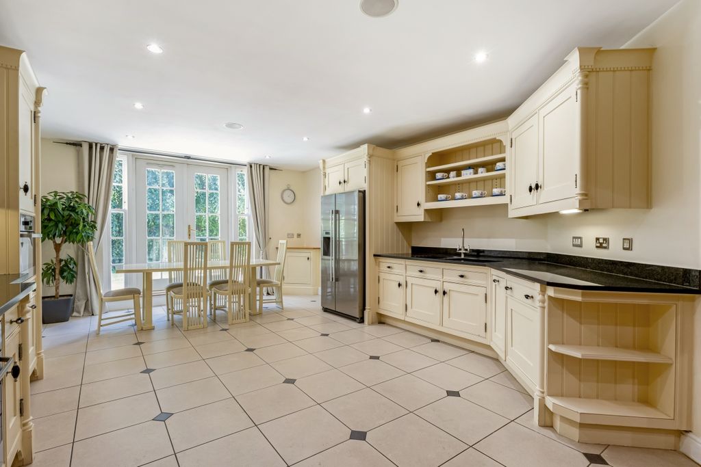 Property photo 3 of 11 3