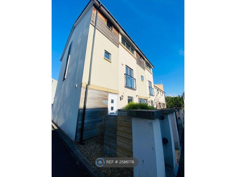 Property photo 2 of 27