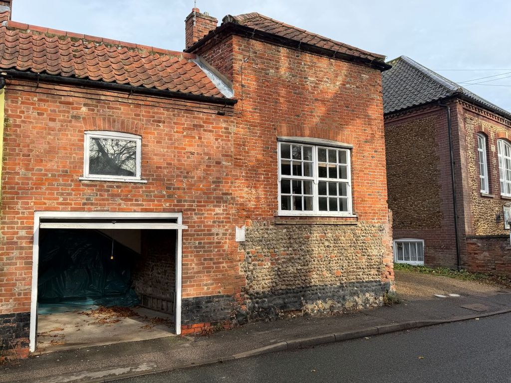 Property photo 2 of 26