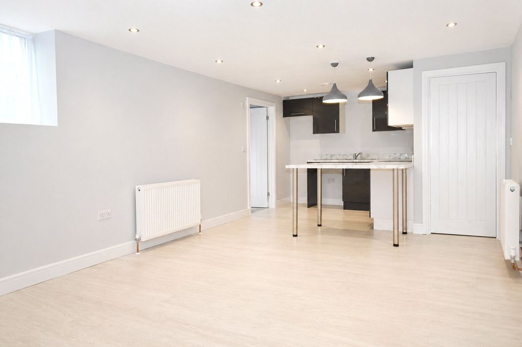 Property photo 2 of 8 Picture No. 03