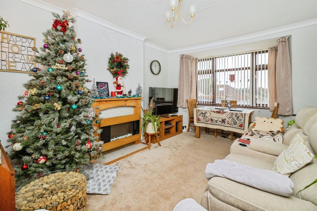 Property photo 3 of 23