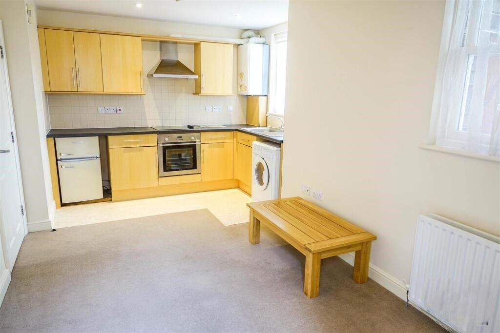 Property photo 3 of 6 Kitchen