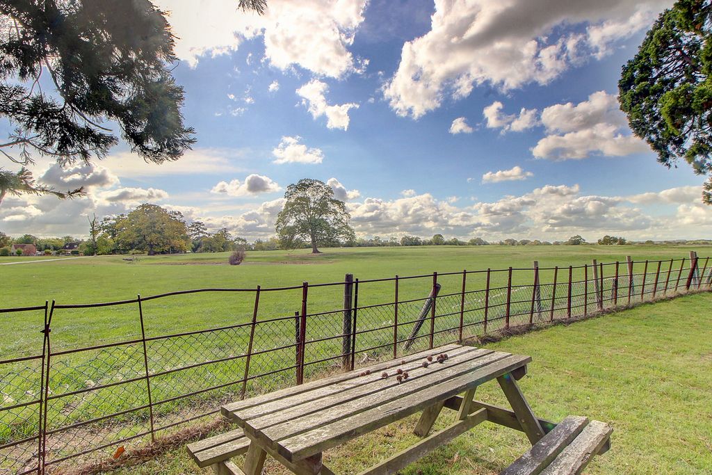 Property photo 1 of 31