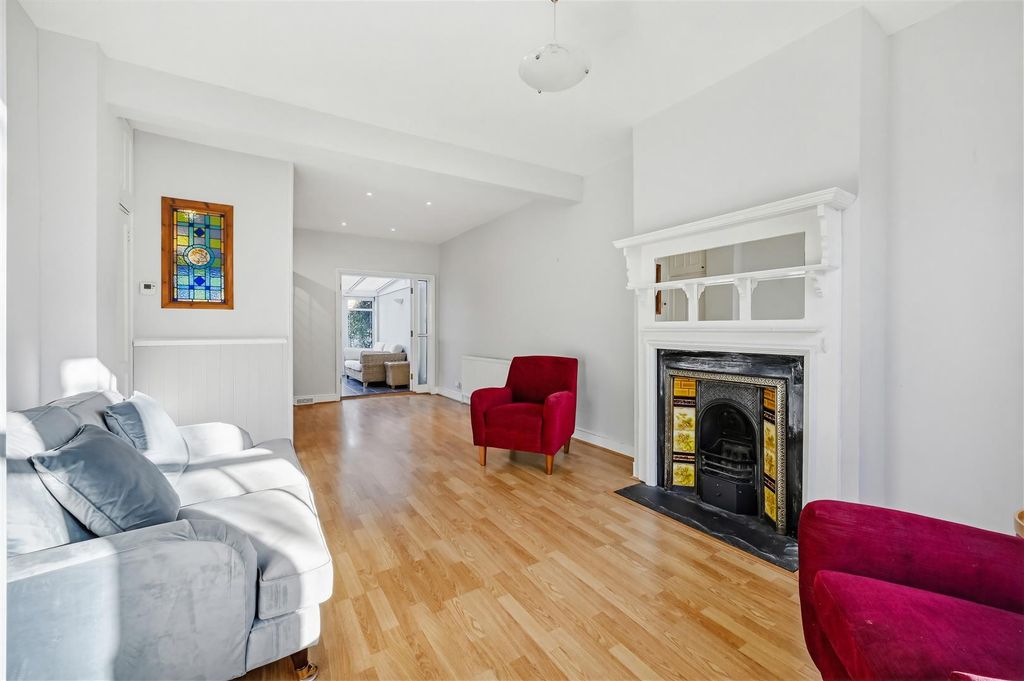 Property photo 3 of 12 Reception