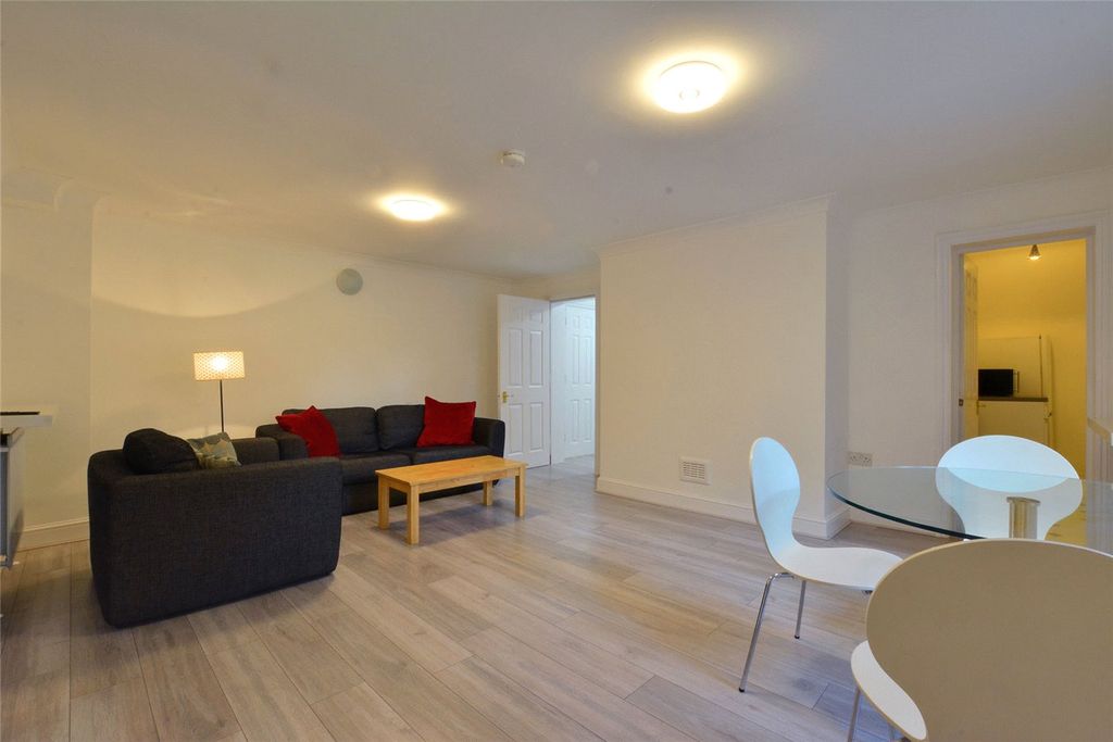 Property photo 3 of 10 Picture No. 03