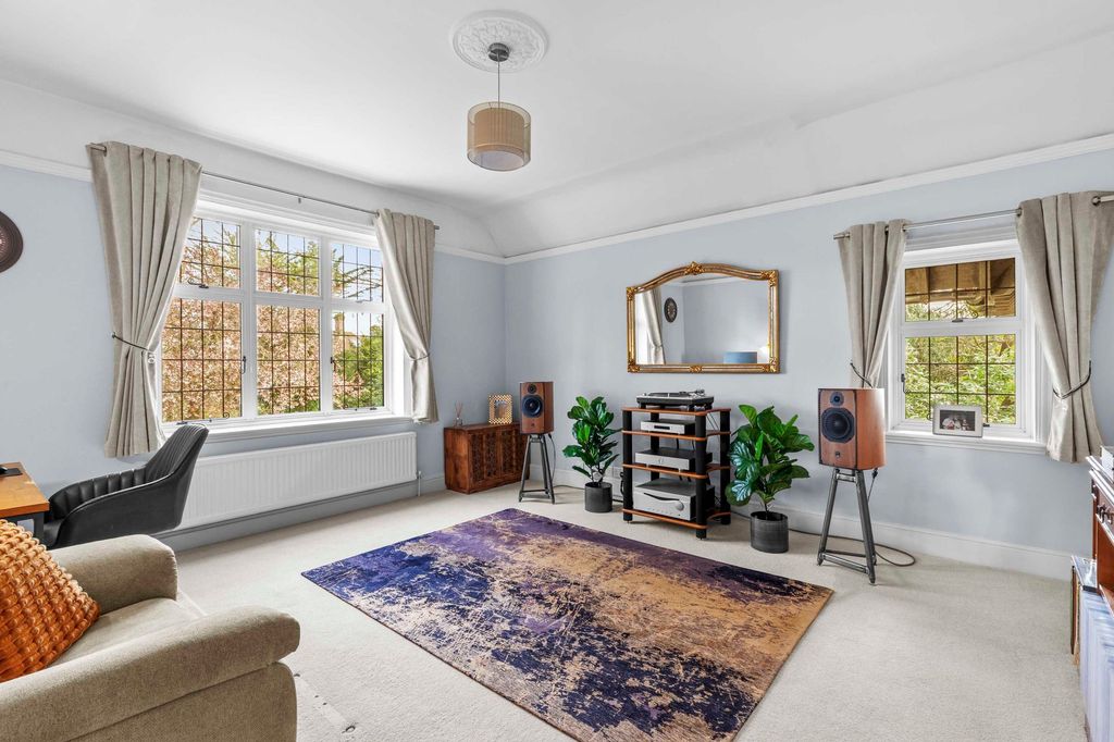 Additional image 19 of 5 bed detached house for saleAmersham Road, High Wycombe HP13