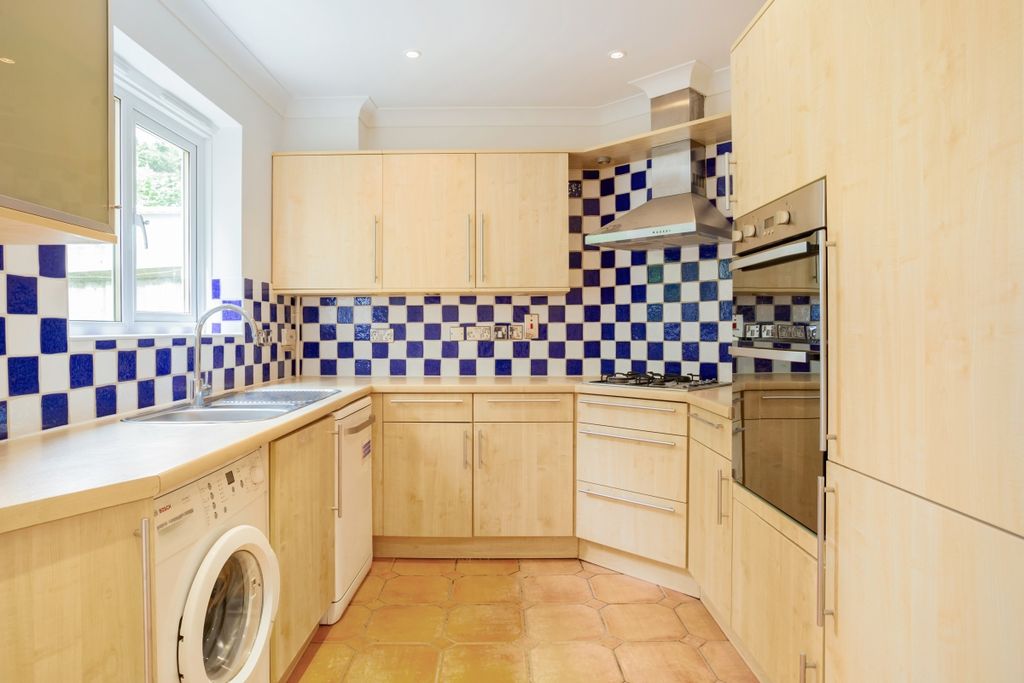 Property photo 2 of 16