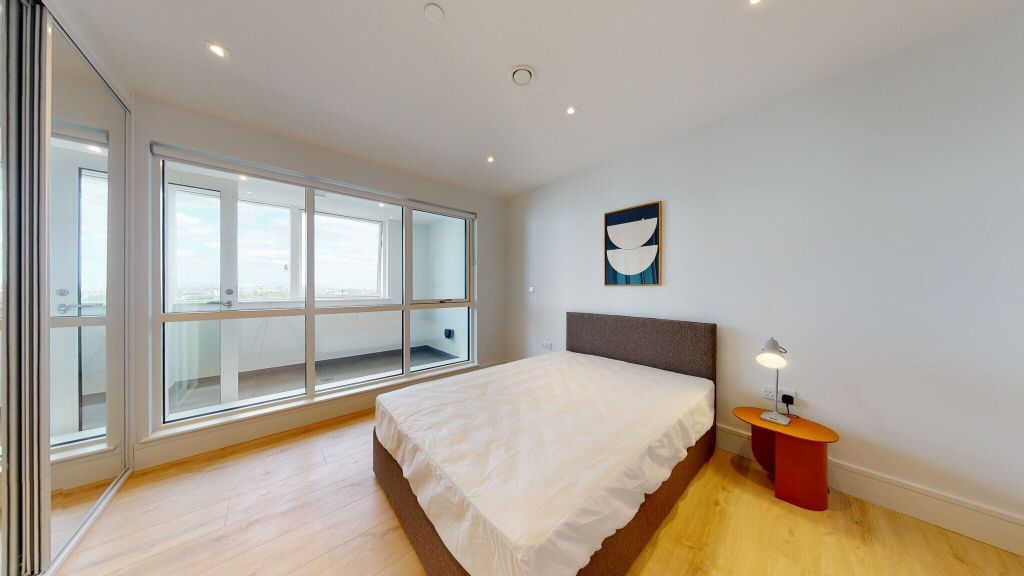 Property photo 3 of 20 Bedroom