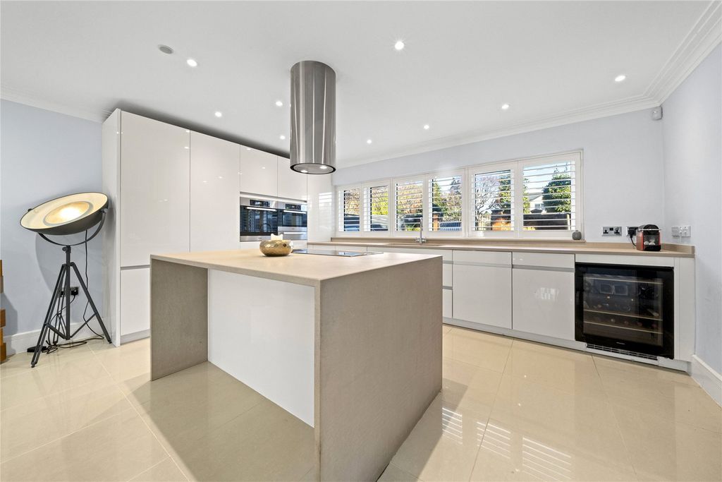 Property photo 3 of 22 Picture No. 27