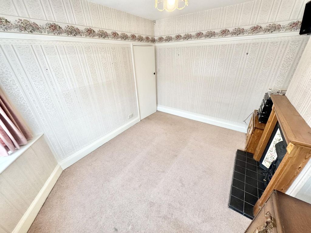 Property photo 3 of 14 Living Room