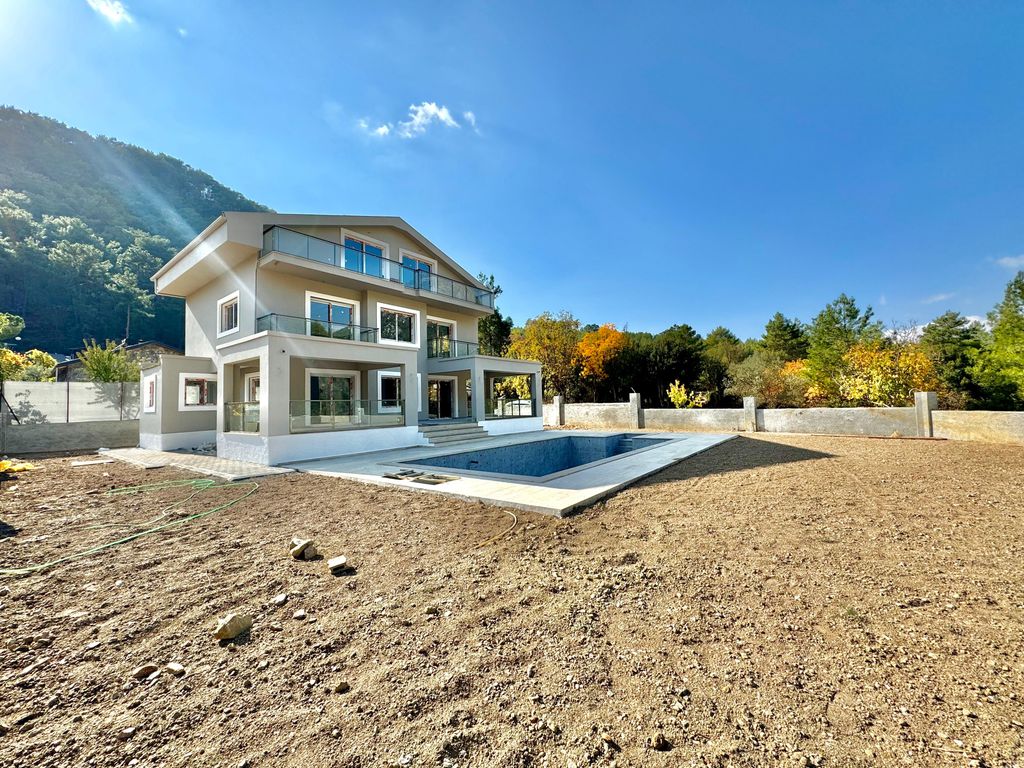 Property photo 3 of 19 Modern Fethiye Villa For Sale In Uzumlu – Vast Private Plot