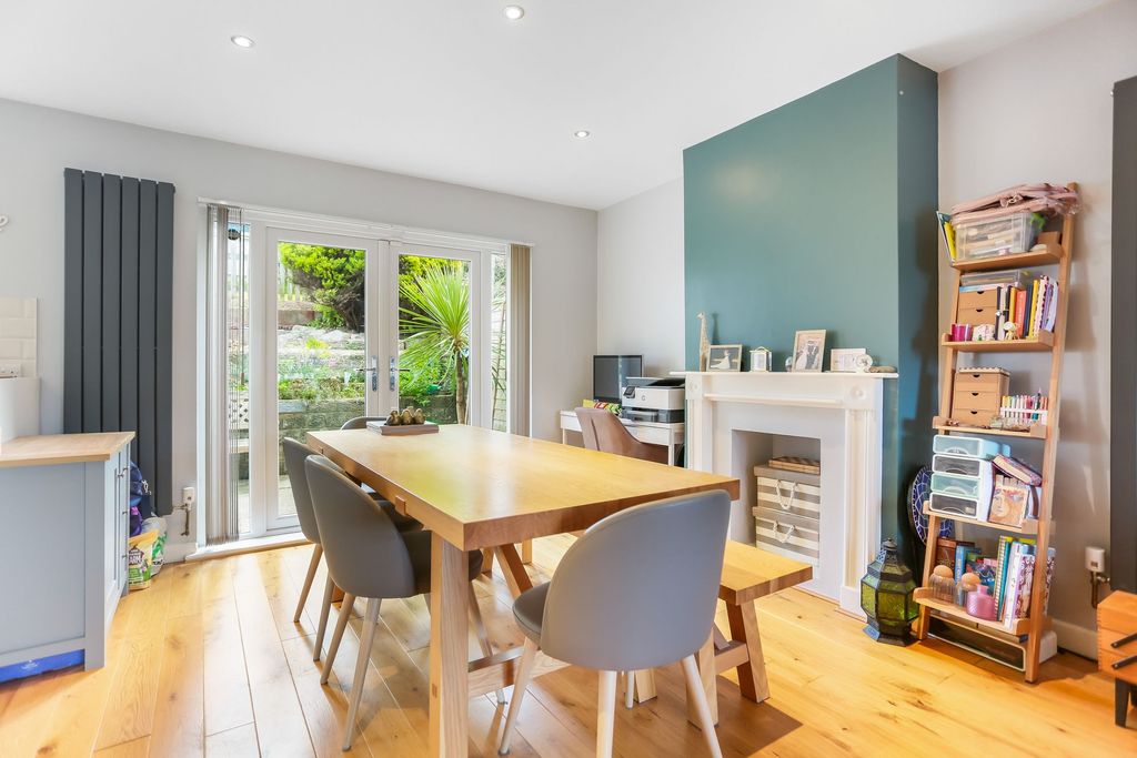 Property photo 3 of 26