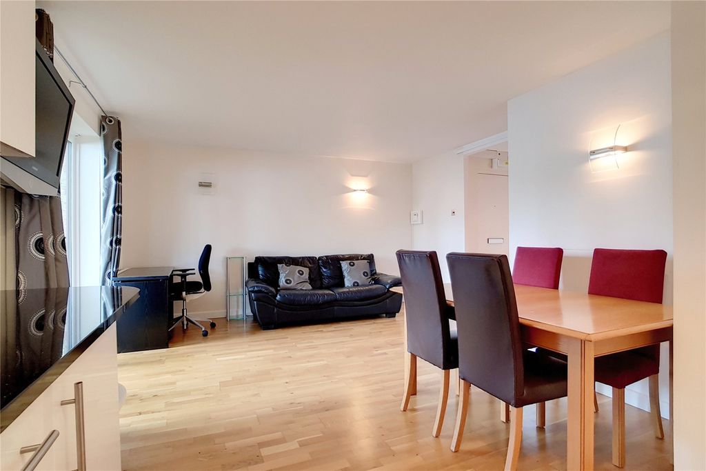 Property photo 2 of 11 Picture No. 57