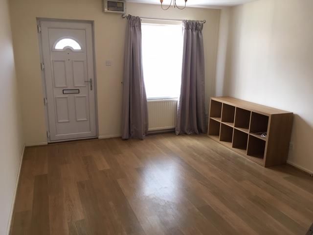 Property photo 3 of 10 Living Room