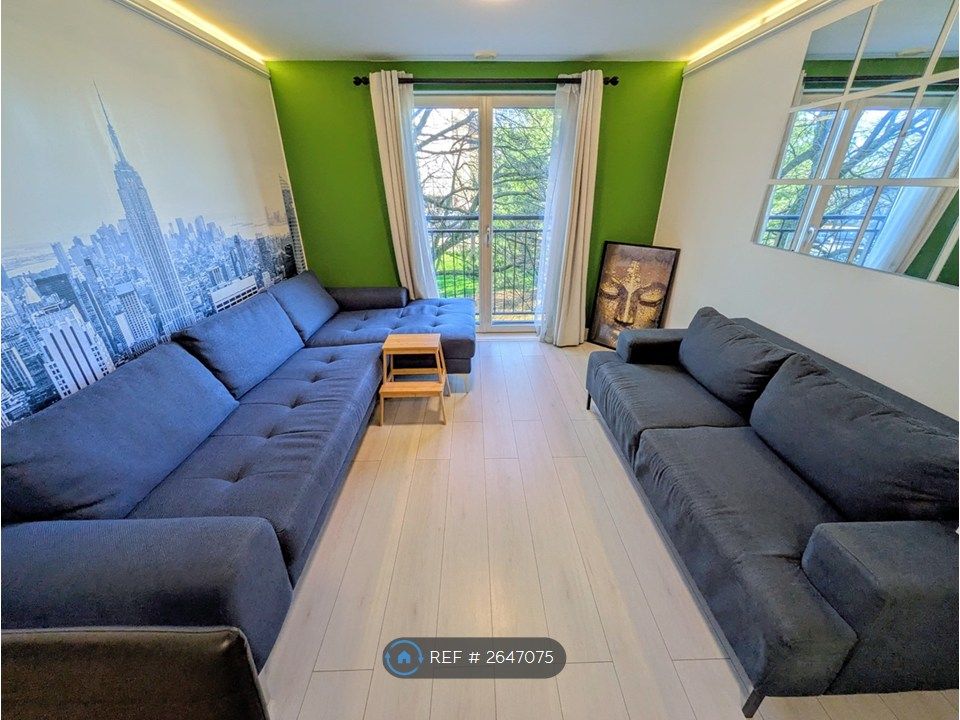 Property photo 1 of 17 Living Room 1