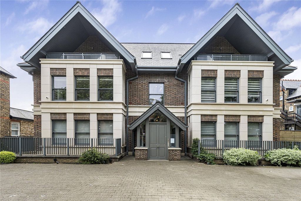 Property photo 1 of 13 External