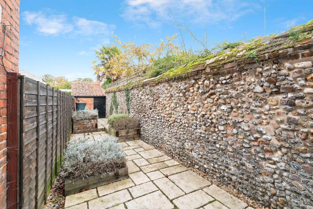 Property photo 3 of 13