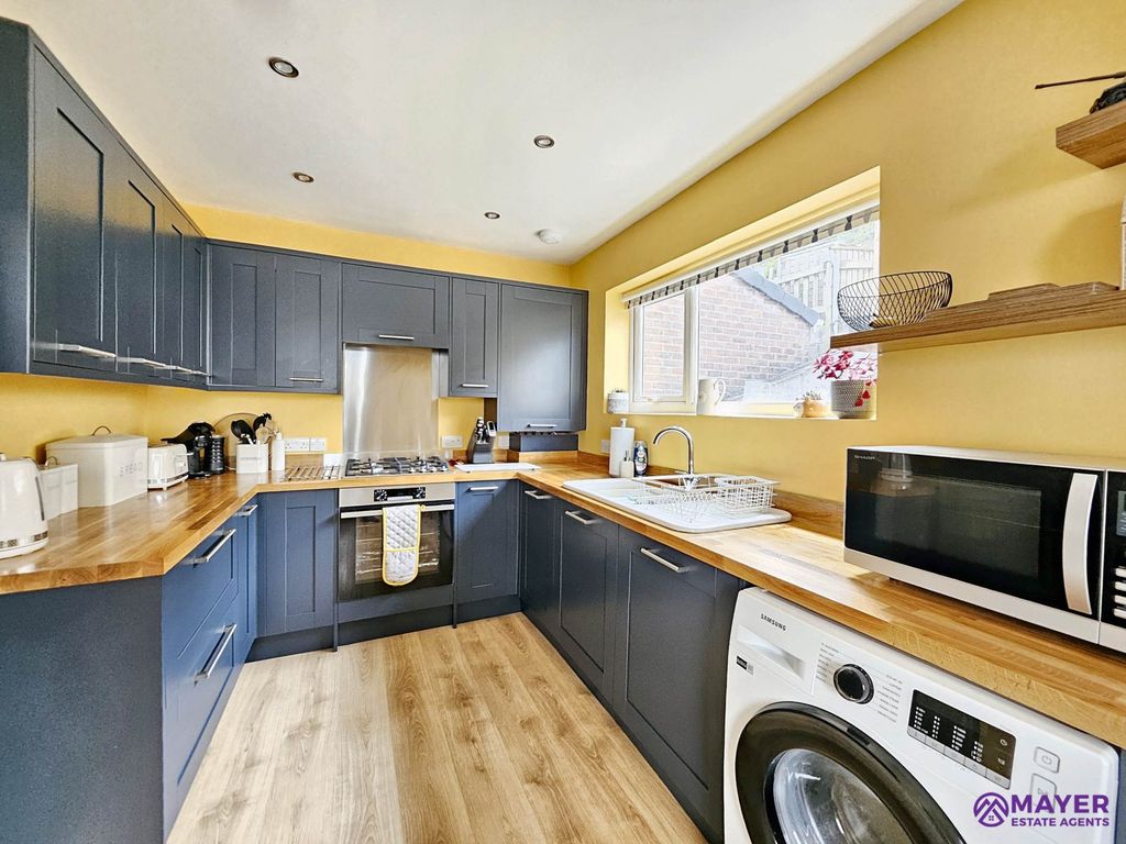 Property photo 3 of 13