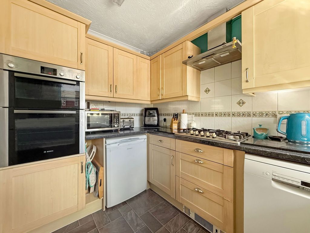 Property photo 2 of 22