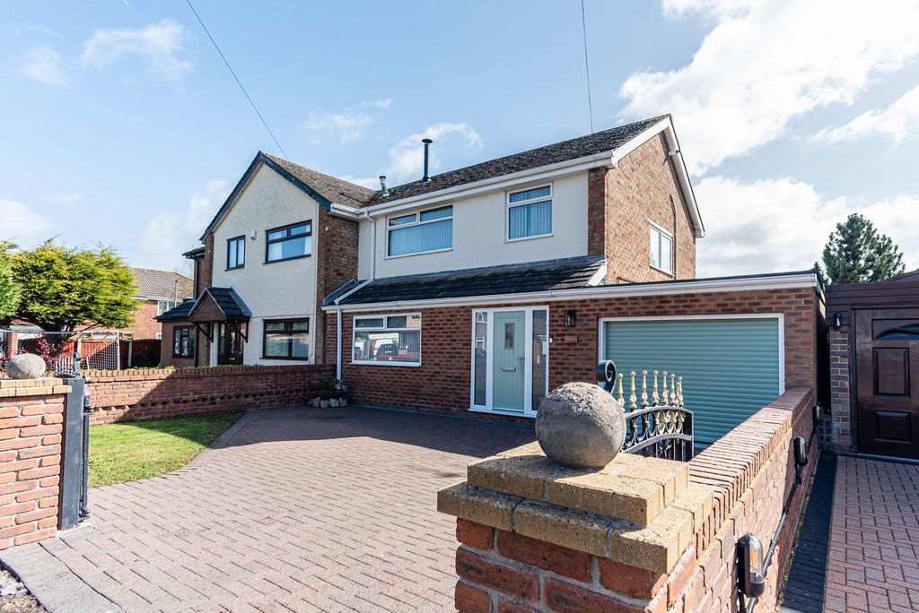 Property photo 1 of 28