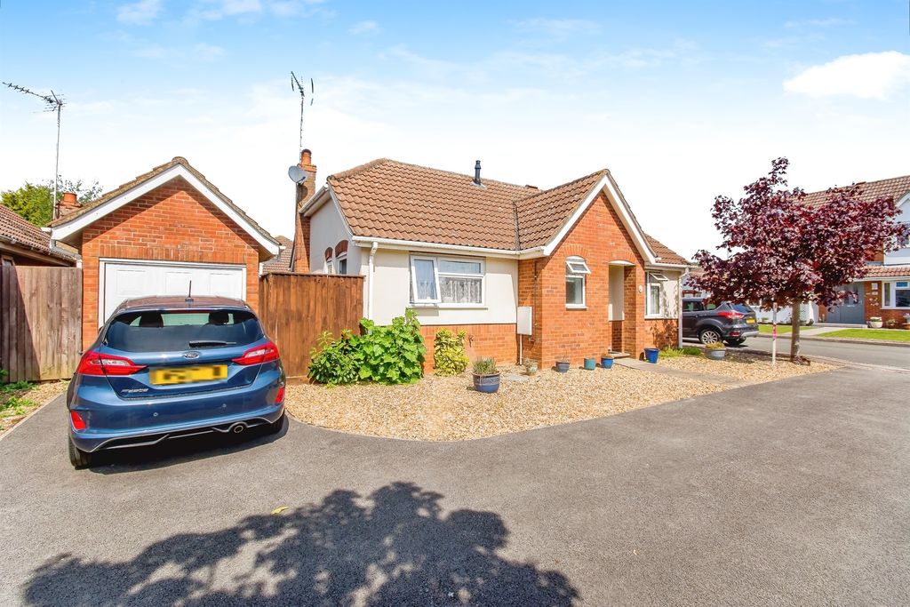 Property photo 2 of 17