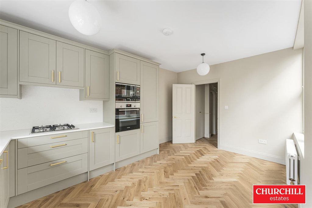 Property photo 3 of 25