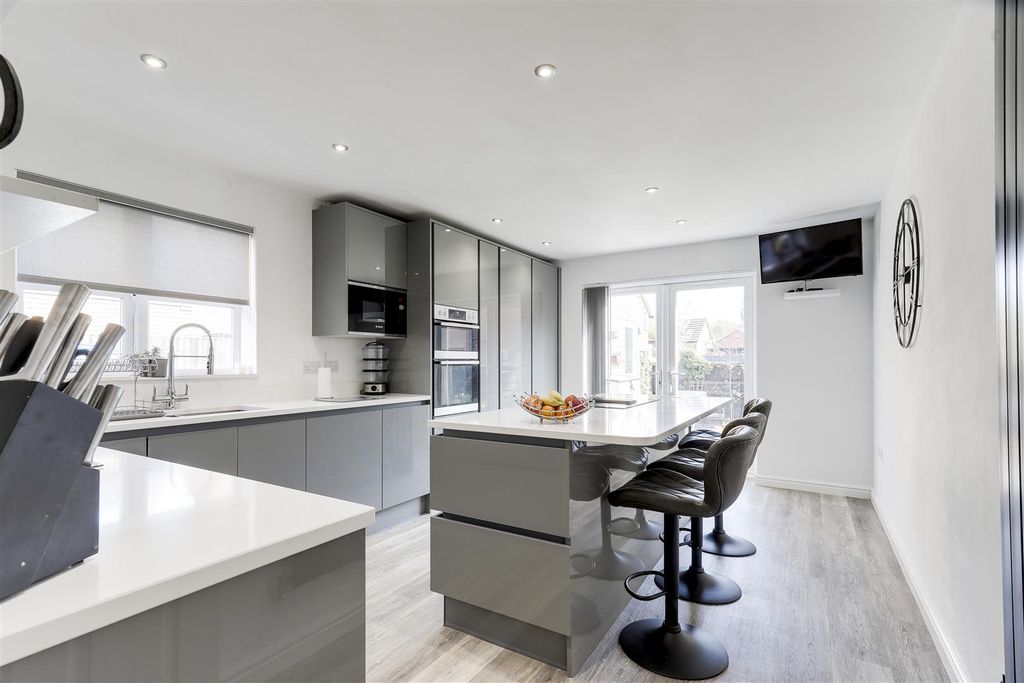 Property photo 3 of 34 5116.Jpg