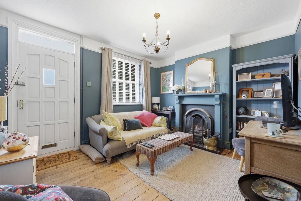 Property photo 2 of 20