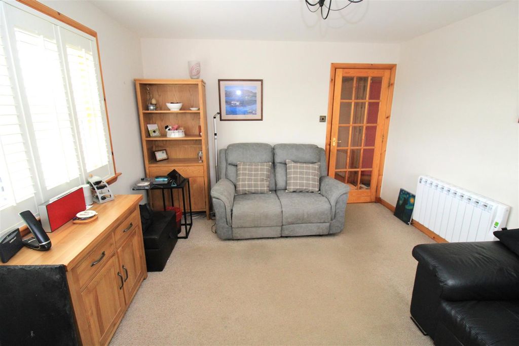 Property photo 2 of 20 Lounge