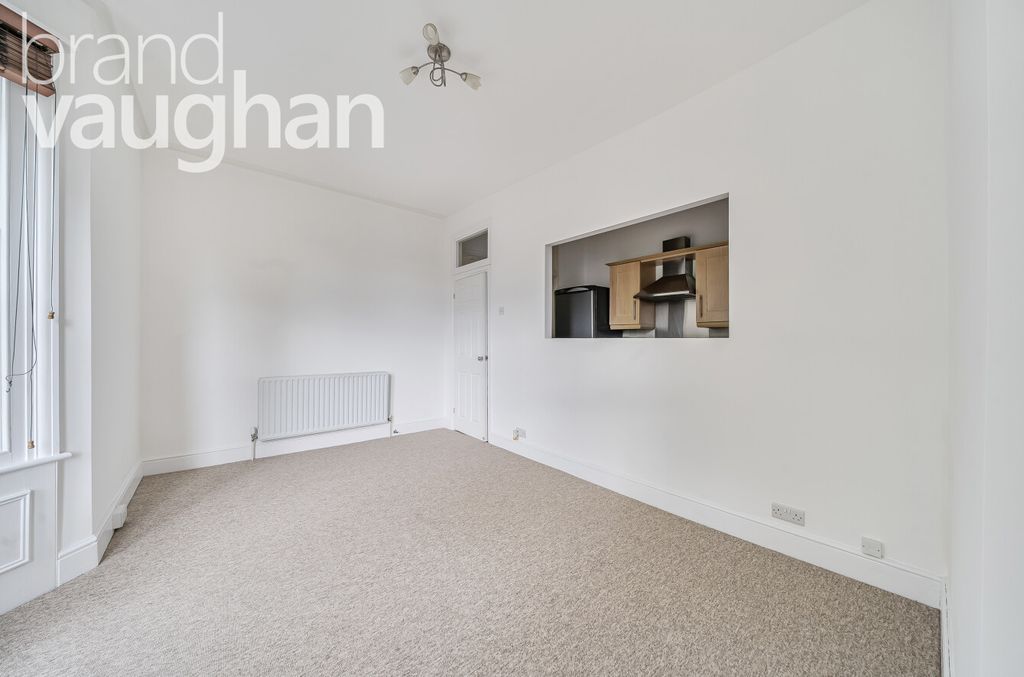 Property photo 3 of 10 Living Room