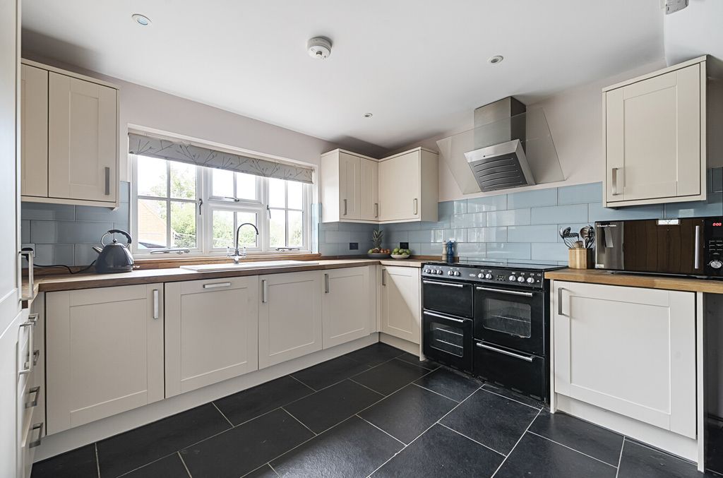 Property photo 2 of 23 1339655-15-68A35A...