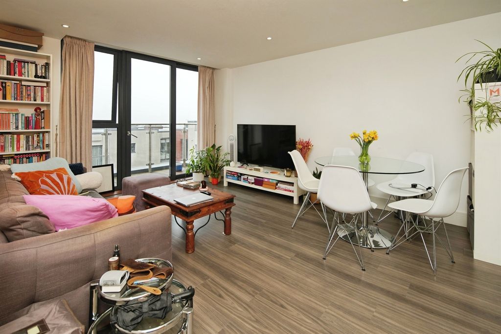 Property photo 2 of 11