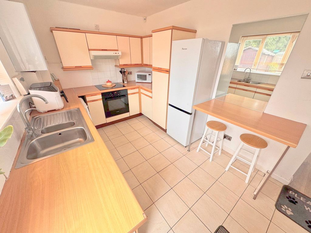 Property photo 3 of 19 Photo 11