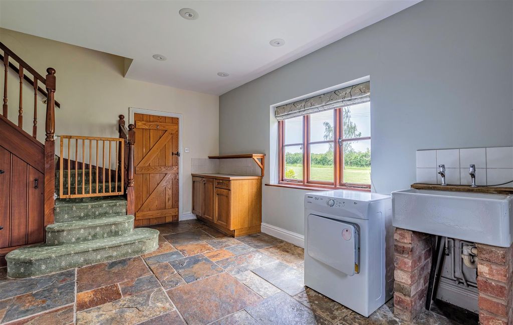 Additional image 12 of 6 bed farmhouse for saleLot 1 - Hill Court Farm, Pershore, Worcestershire WR10