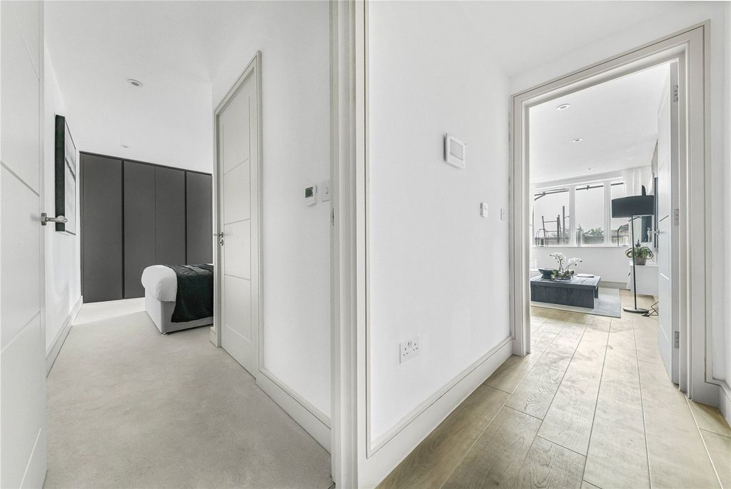 Property photo 3 of 15 Picture No. 17