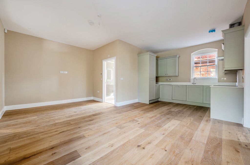 Property photo 2 of 13 1511814-4-6A9161A...