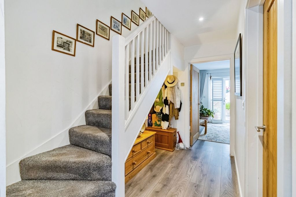 Property photo 3 of 20 Pbox-Img.Jpg