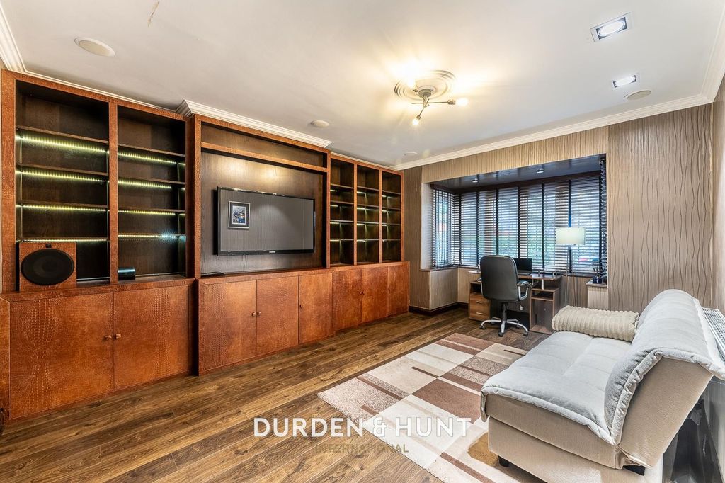 Property photo 3 of 47 Roebuck-5.Jpg