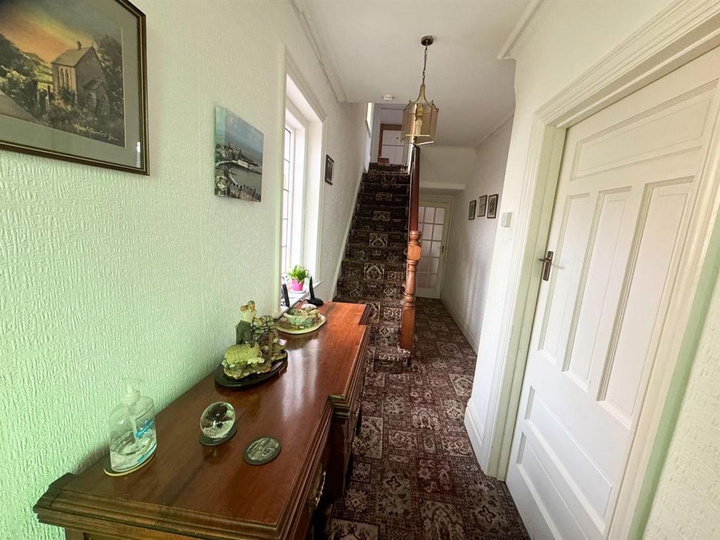 Property photo 3 of 20 Reception Hallway