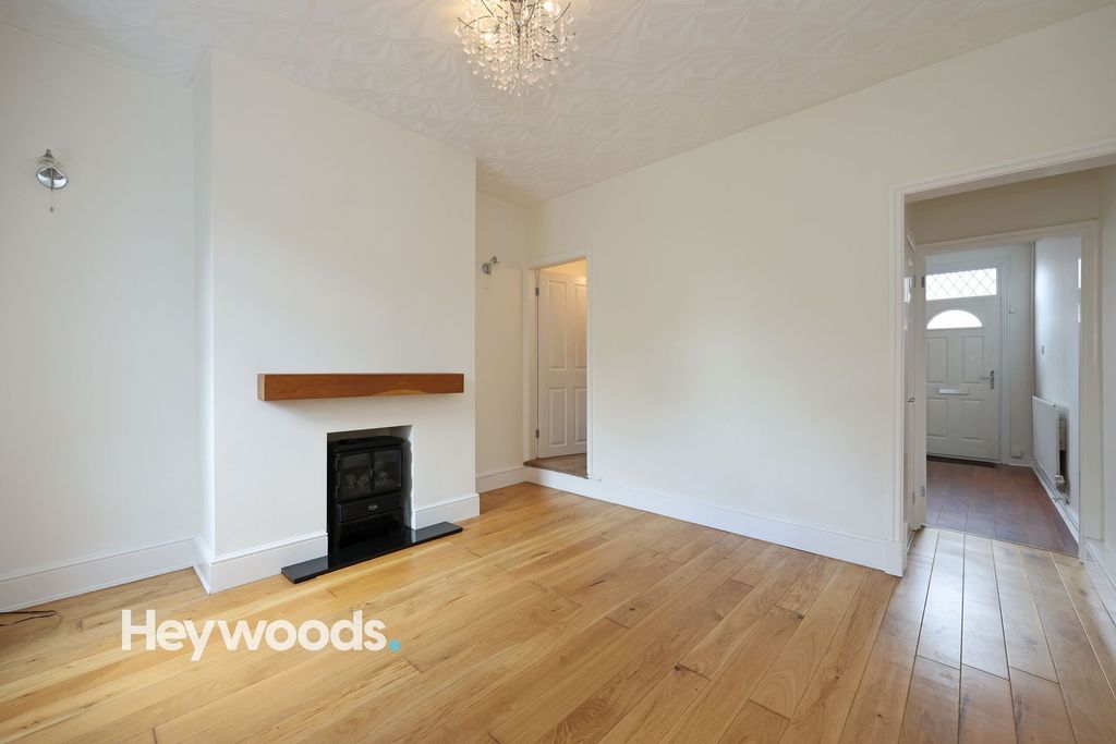 Property photo 2 of 32