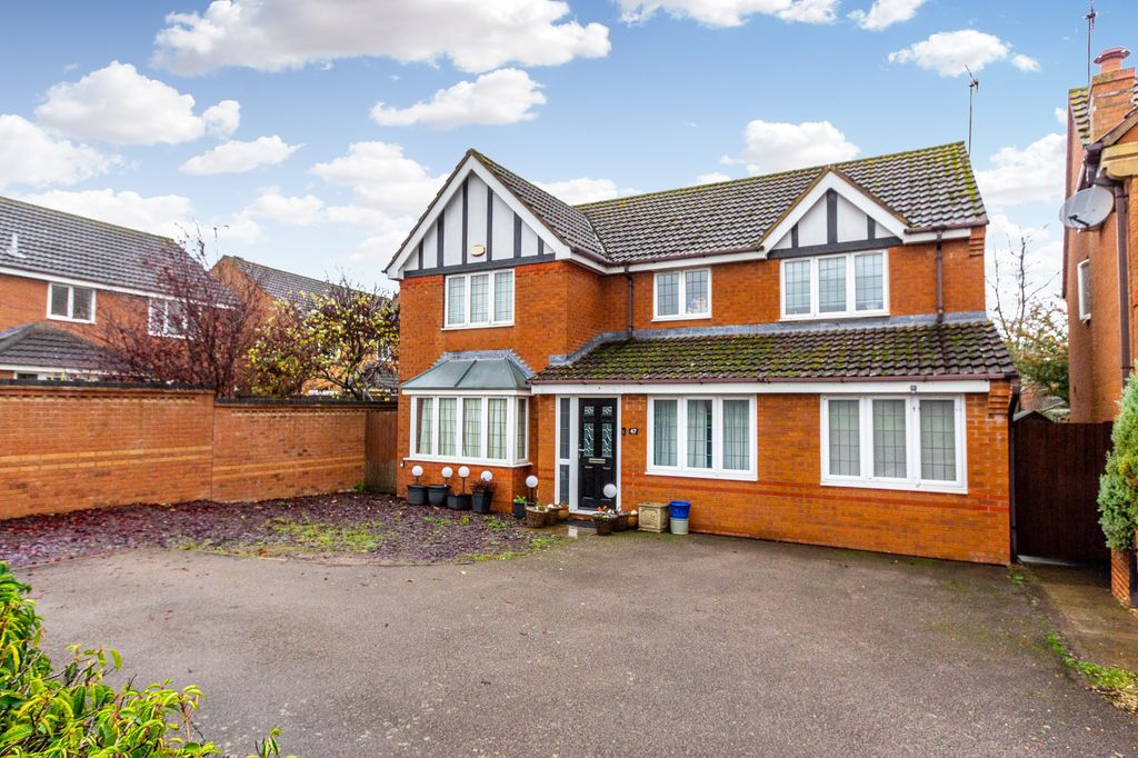 Property photo 1 of 21 Front