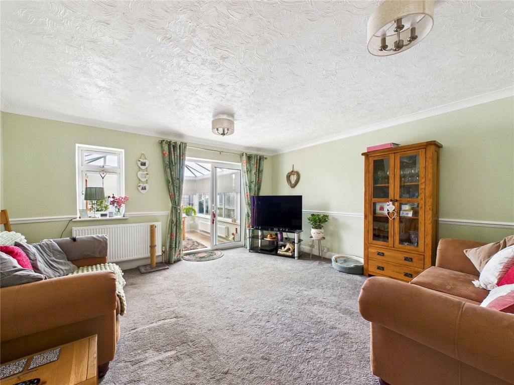 Property photo 3 of 12 Picture No. 11