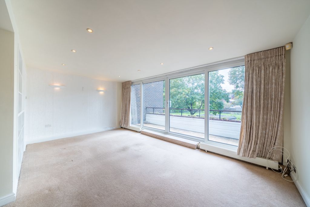 Property photo 3 of 22