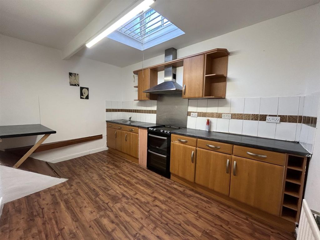 Property photo 3 of 13 6Ab18Db8-B88A-450c-A585-Cae66B52Bd46.Jpg