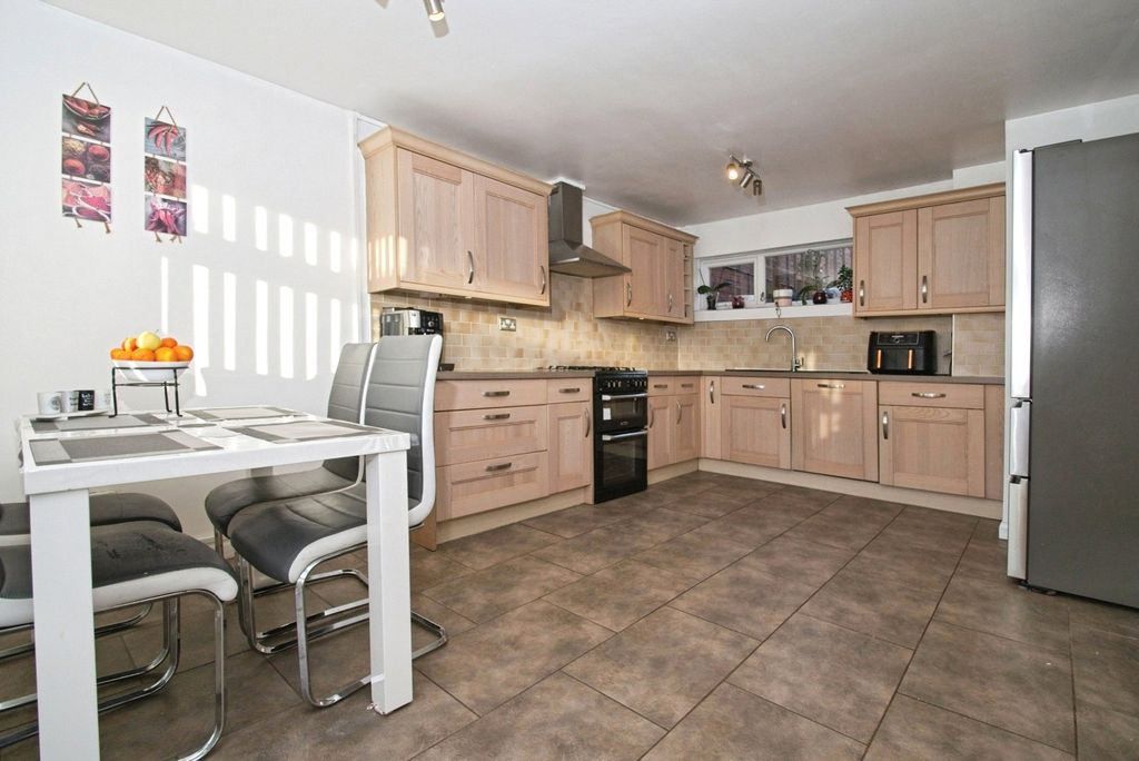 Property photo 3 of 18 Picture No. 03