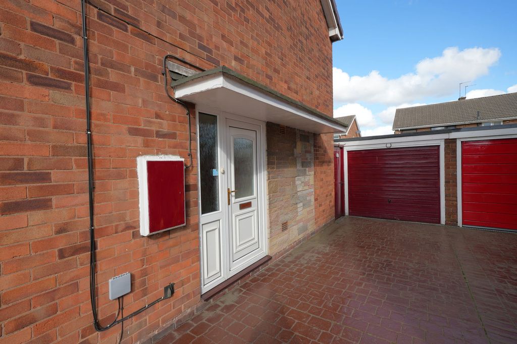 Property photo 2 of 25