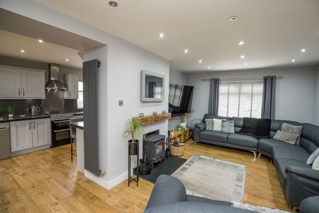 Property photo 3 of 21 Img_6474