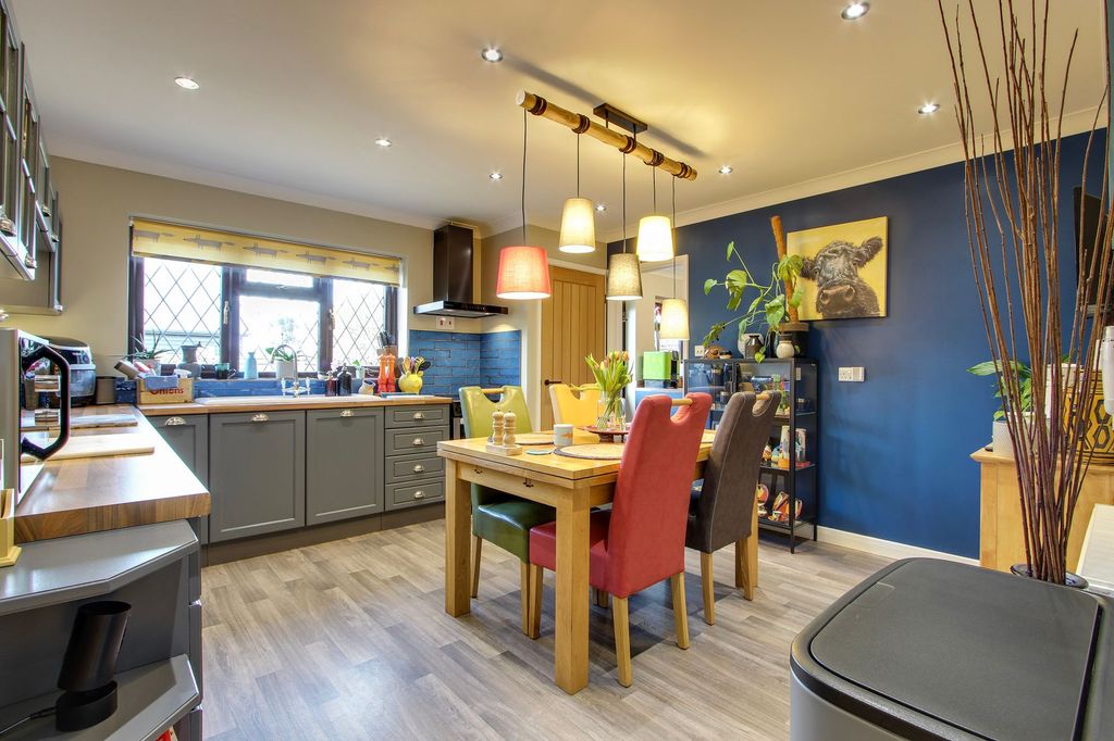 Property photo 2 of 26