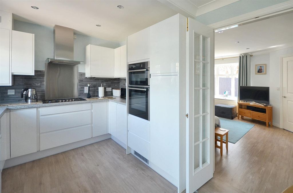 Property photo 1 of 10 Kitchen Area